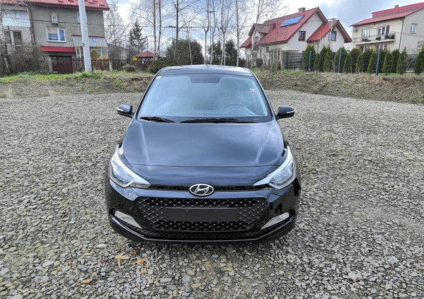 Hyundai i20 cena 25900 przebieg: 179000, rok produkcji 2015 z Skarszewy małe 781